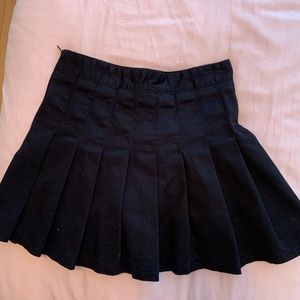 black tennis skirt, brandy melville
